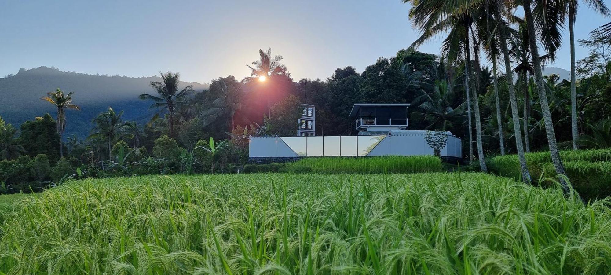 Utopiaku - Munduk Highlands Villa Exterior photo